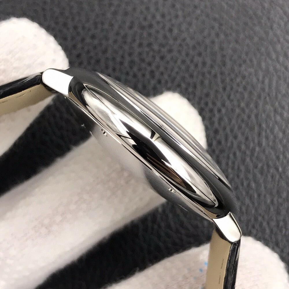 Ca*t1er 42mm ballon bleu de Ca*t1er watch