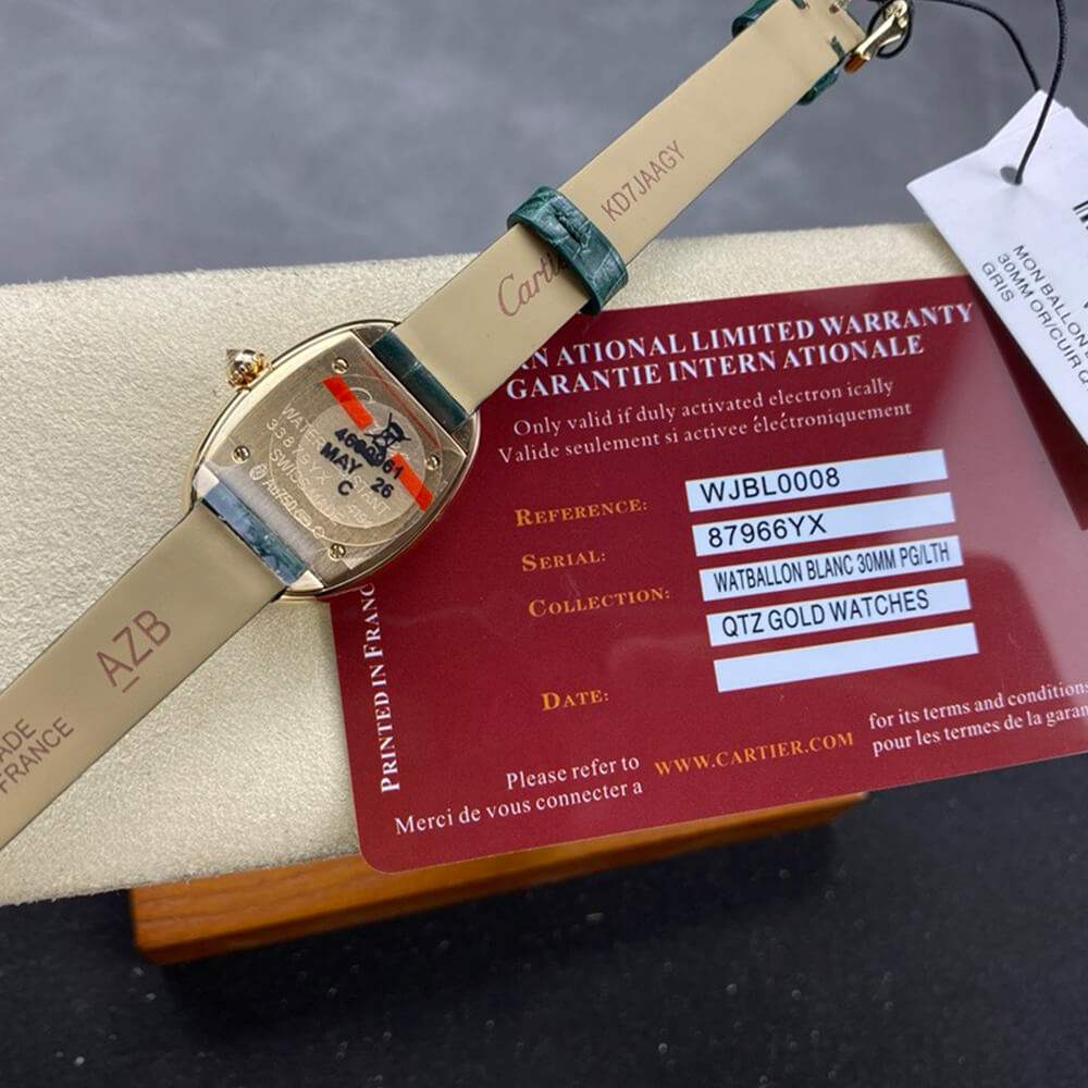 Ca*t1er small baignoire watch