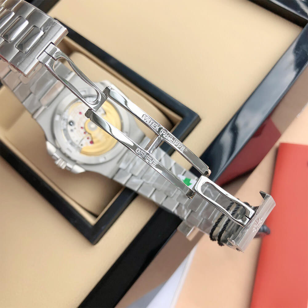 Pat*k Phi1i*pe nautilus 5711/1a