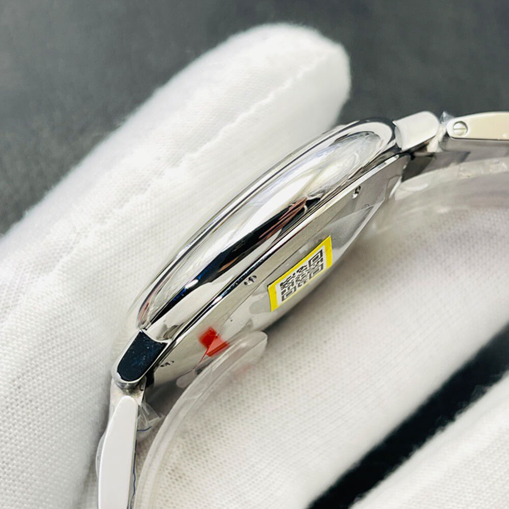 Ca*t1er 42mm ballon bleu de Ca*t1er watch