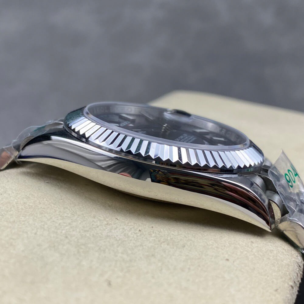 R01ex sky-dweller