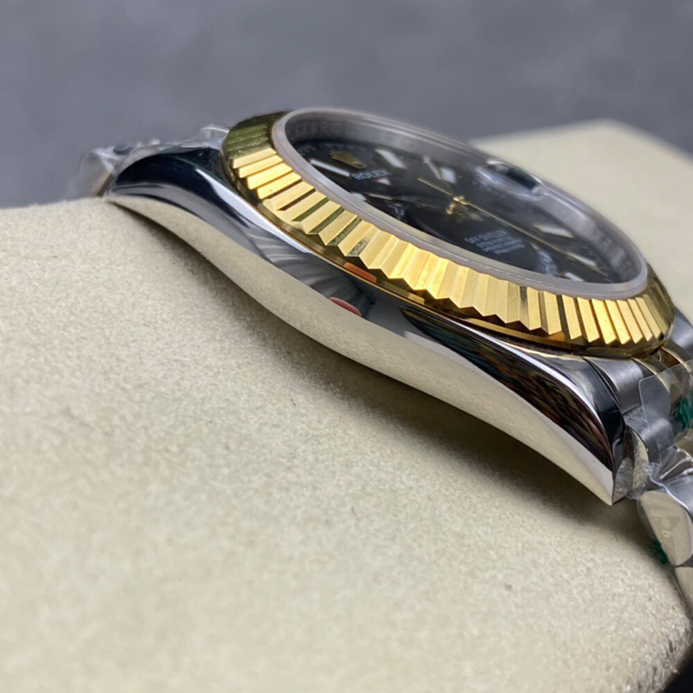R01ex sky-dweller