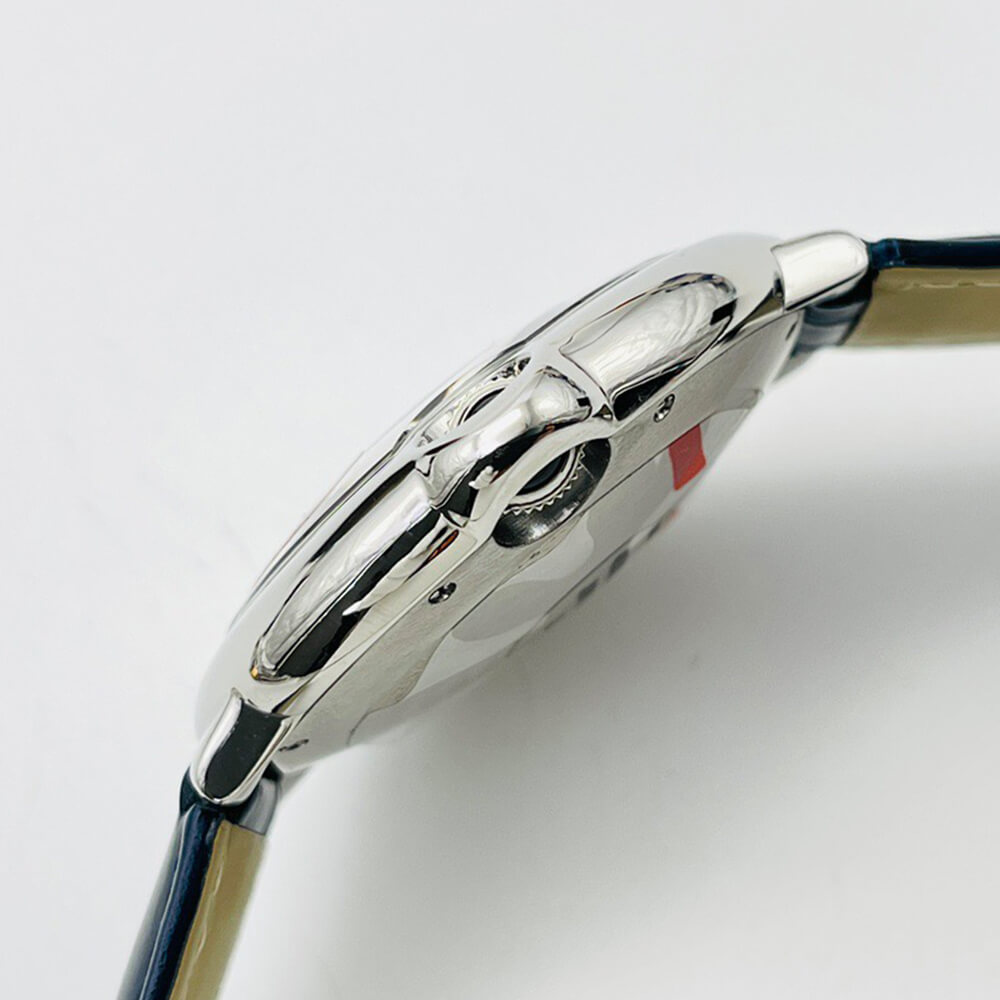 Ca*t1er 42mm ballon bleu de Ca*t1er watch