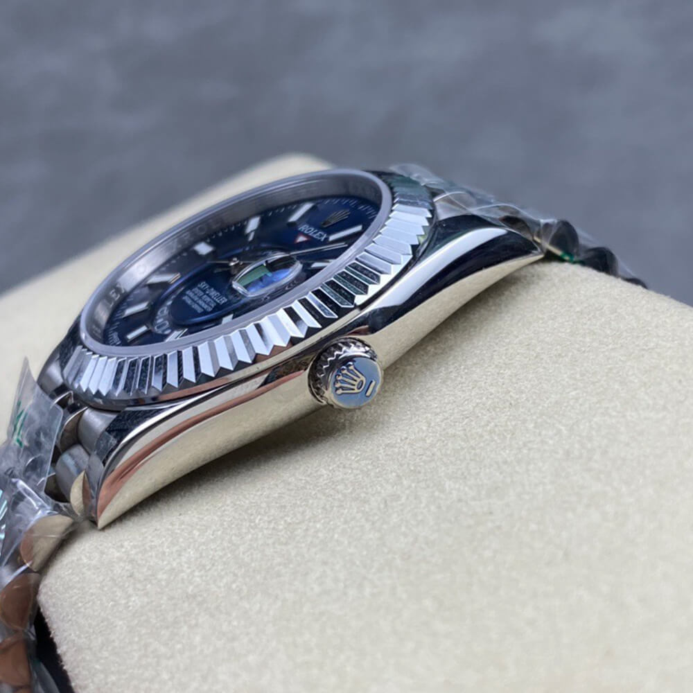 R01ex sky-dweller
